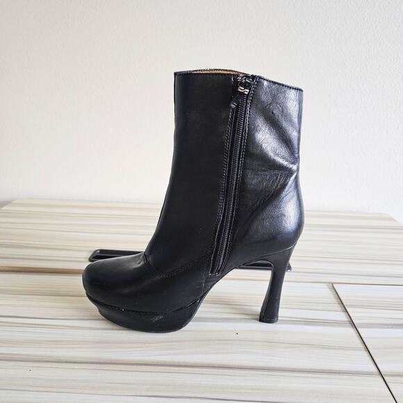 Earthies Ferrara Black Ruffled Leather Platform Heeled Ankle Boots Size 8 - Picture 3 of 11